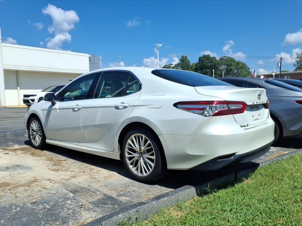 Used 2018 Toyota Camry XLE Auto (SE)
