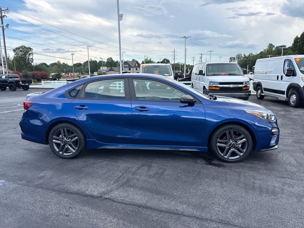 2021 Kia Forte GT-Line photo 2