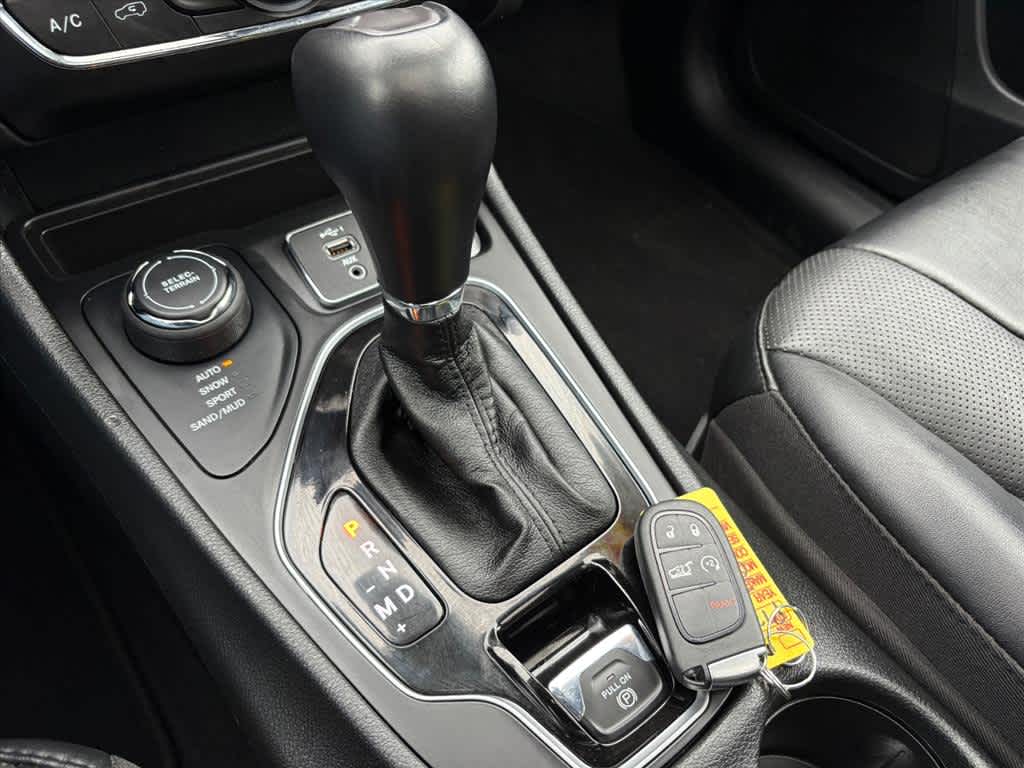 2023 Jeep Cherokee Altitude Lux - Photo 19
