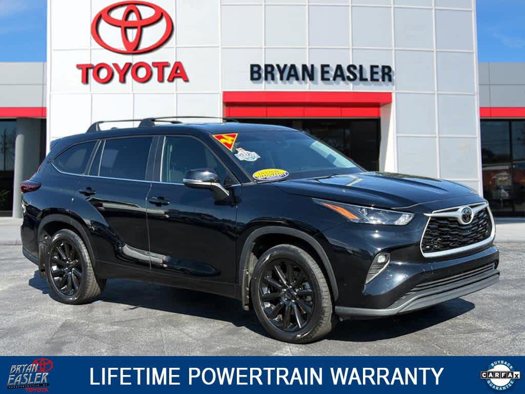 Used 2024 Toyota Highlander LE AWD (SE)