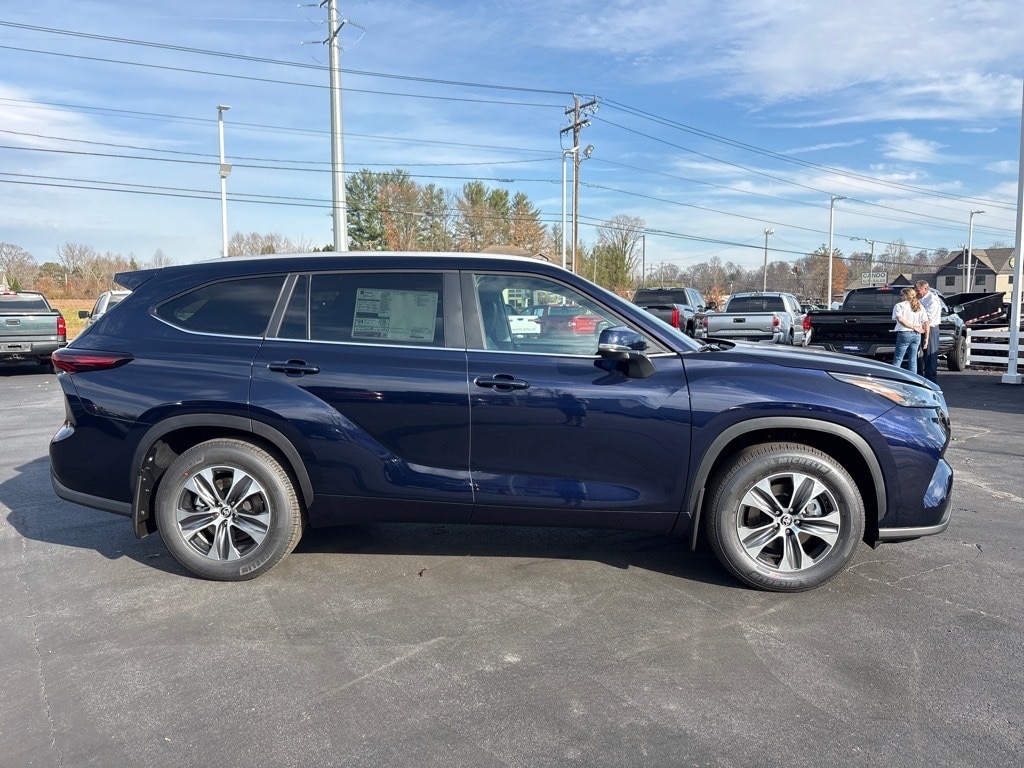 New 2026 Toyota Highlander XLE XLE AWD
