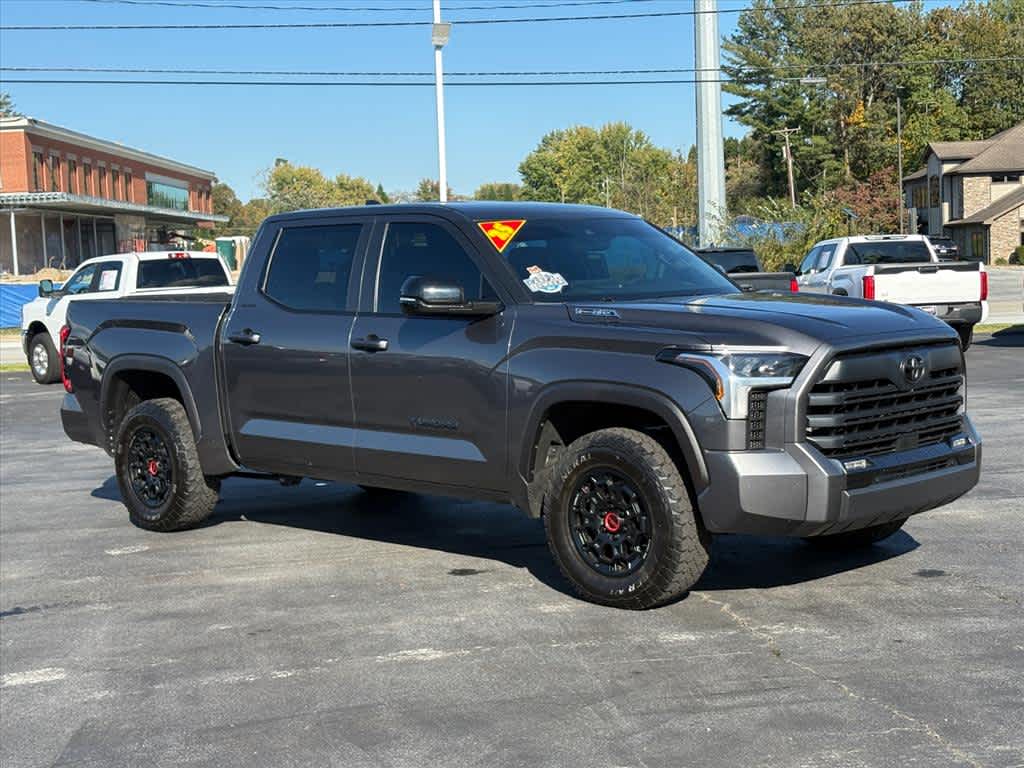 Used 2025 Toyota Tundra Limited Hybrid Crewmax 5.5 Bed (SE) CrewMax 5.5 Bed (SE)