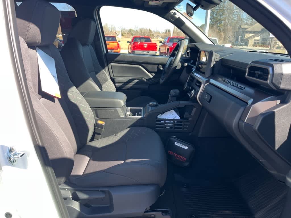 2025 Toyota Tacoma SR5 - Photo 6