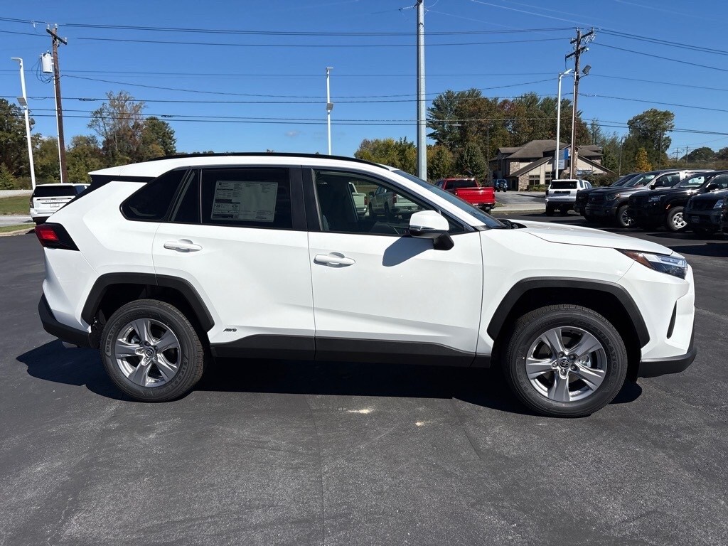 2025 Toyota RAV4 Hybrid LE photo 2