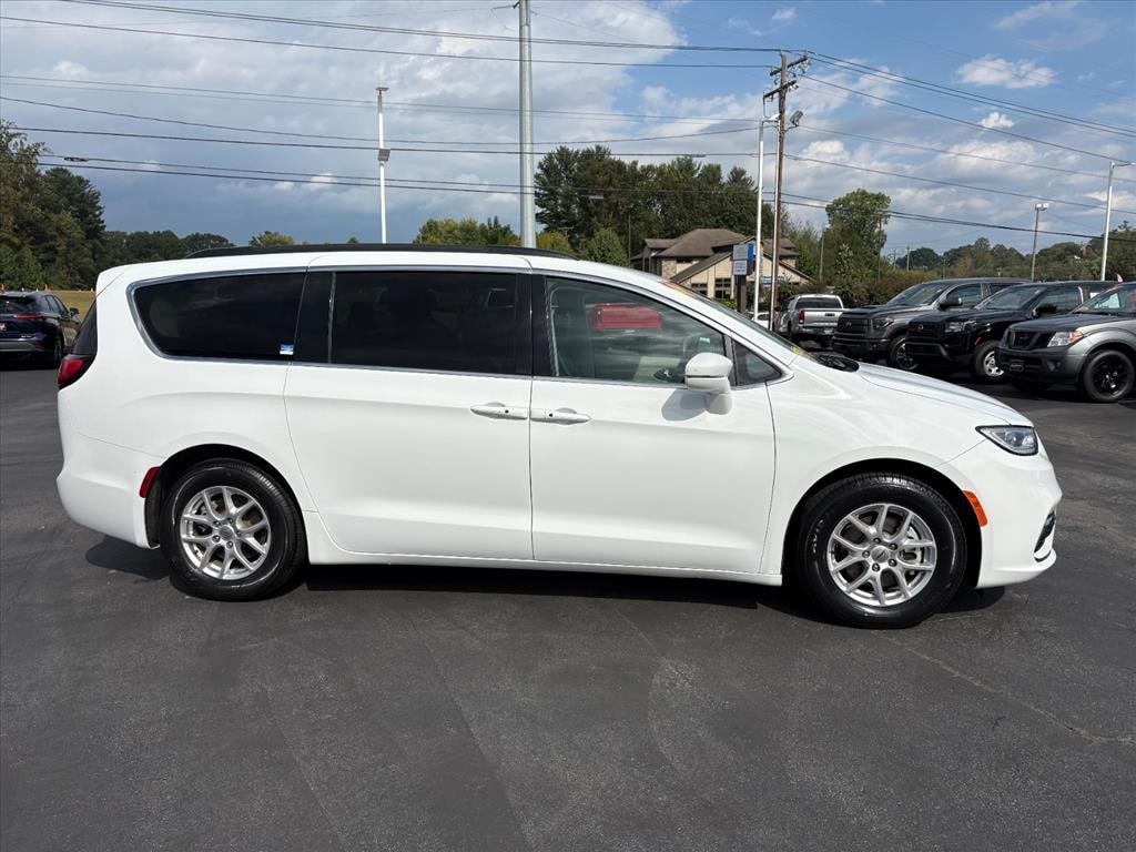 Used 2022 Chrysler Pacifica Touring L Van Passenger Van