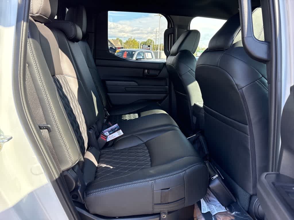 2025 Toyota Tacoma SR5 - Photo 7
