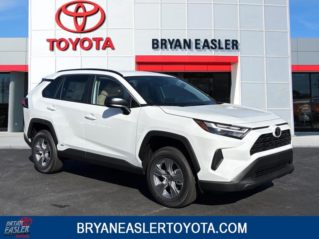 2025 Toyota RAV4 LE's photo