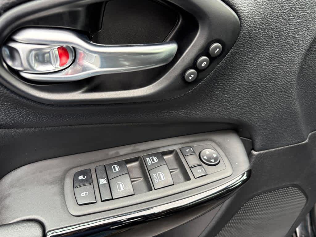 2023 Jeep Cherokee Altitude Lux - Photo 22