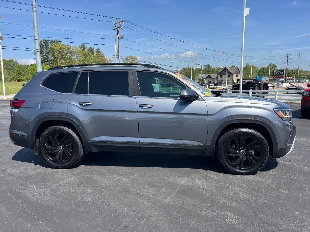 Used 2022 Volkswagen Atlas SE w/Tech with VIN 1V2KR2CA6NC509531 for sale in Hendersonville, NC