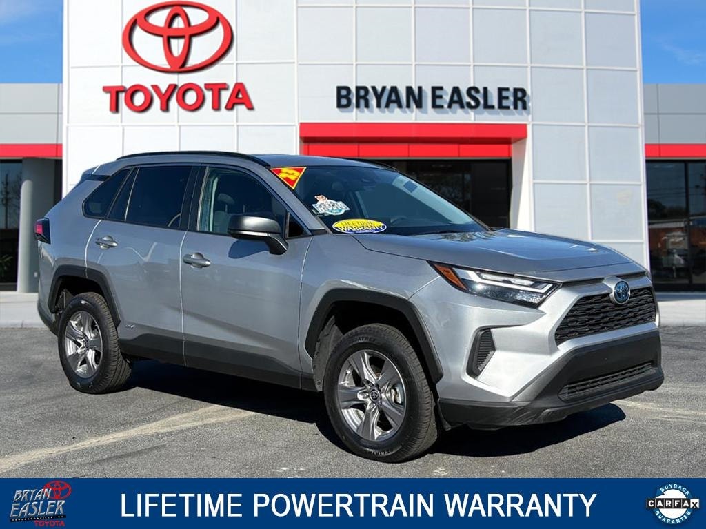 2023 Toyota RAV4 LE's photo