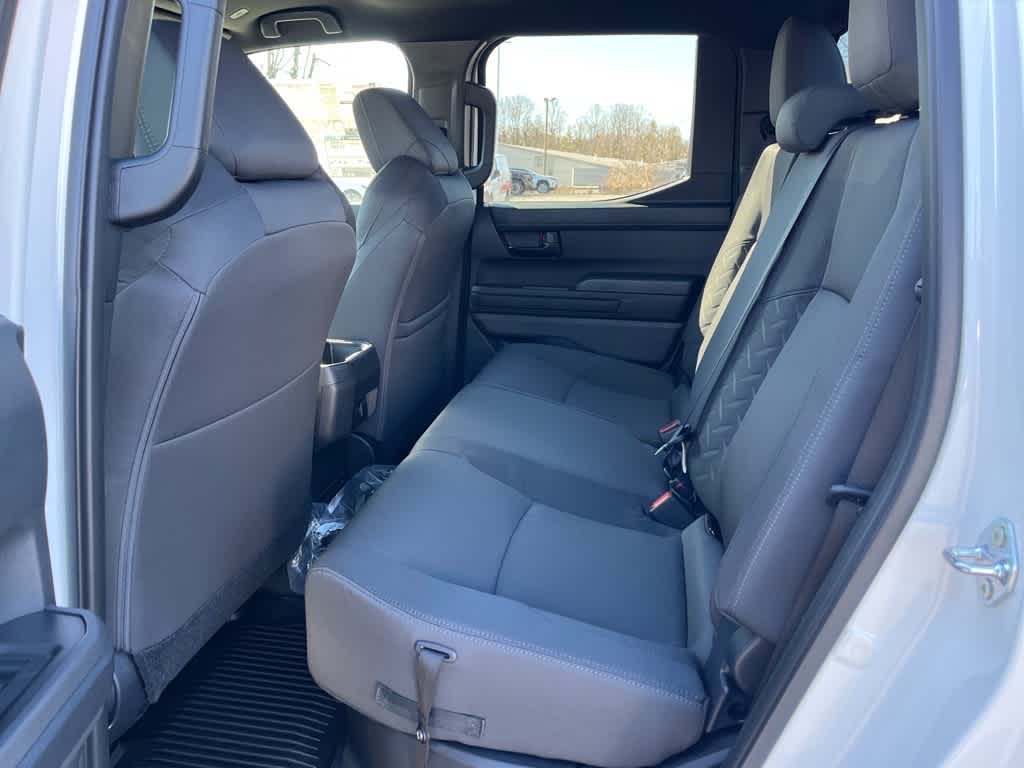 2025 Toyota Tacoma SR5 - Photo 8