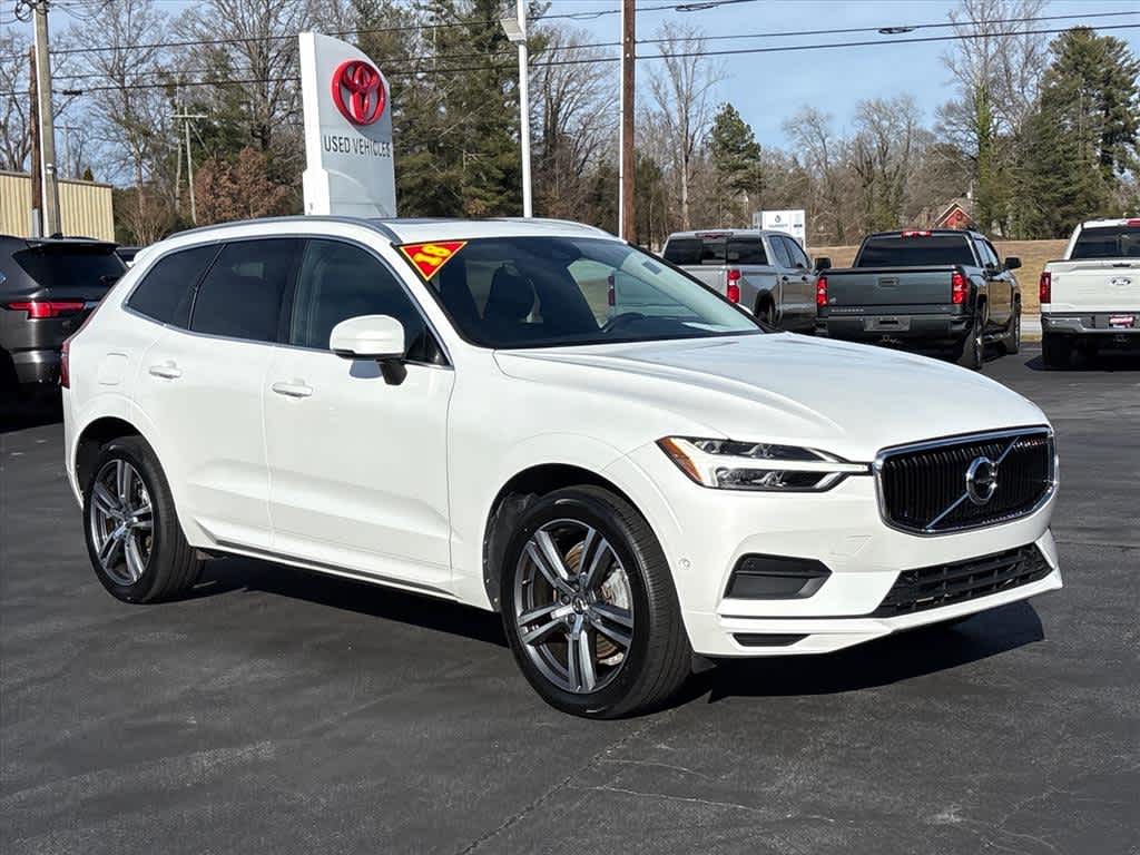 2018 Volvo XC60 Momentum's photo