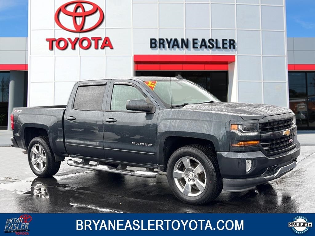 Used 2017 Chevrolet Silverado 1500 LT w/1LT Truck Crew Cab