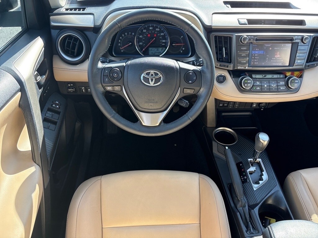 2014 Toyota RAV4 Limited photo 3