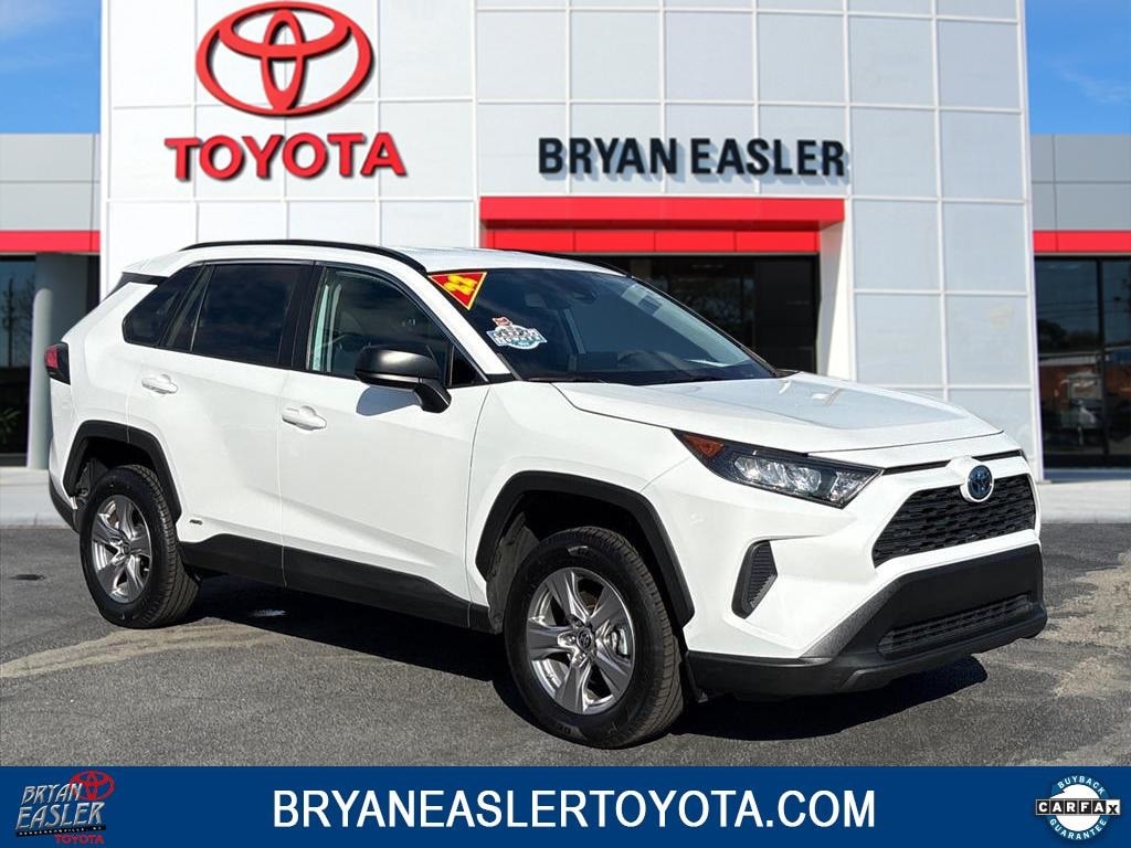 2022 Toyota RAV4 LE's photo