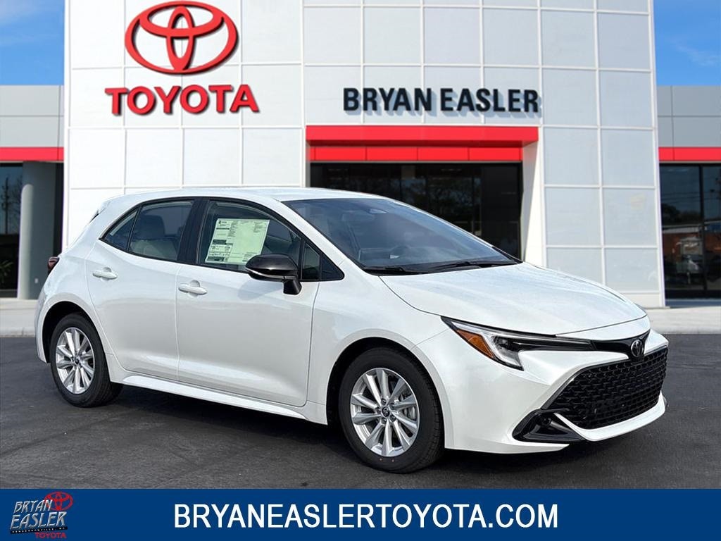 2026 Toyota Corolla Hatchback SE's photo