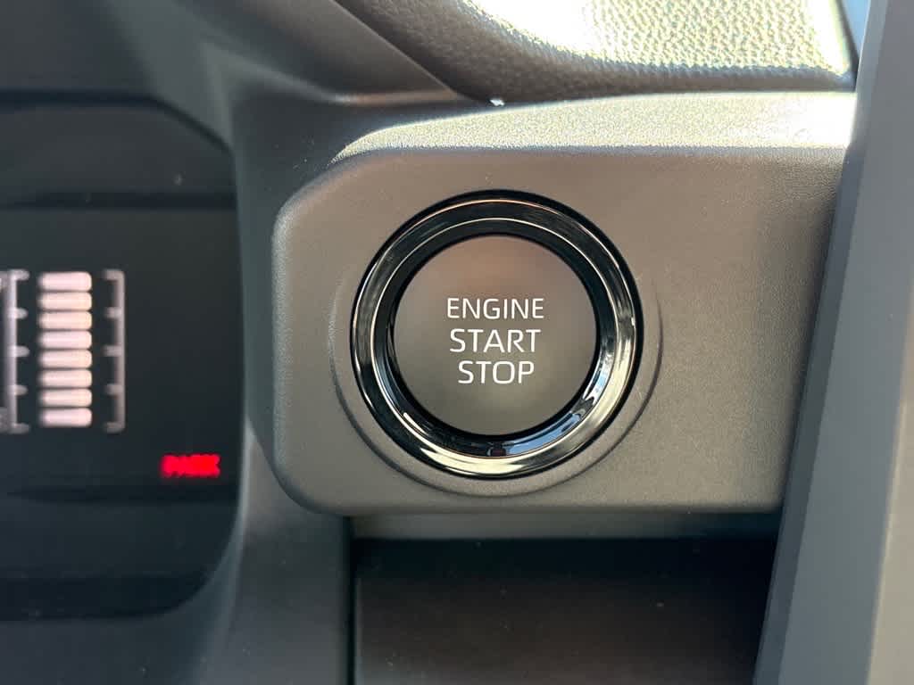 2025 Toyota Tacoma SR5 - Photo 15
