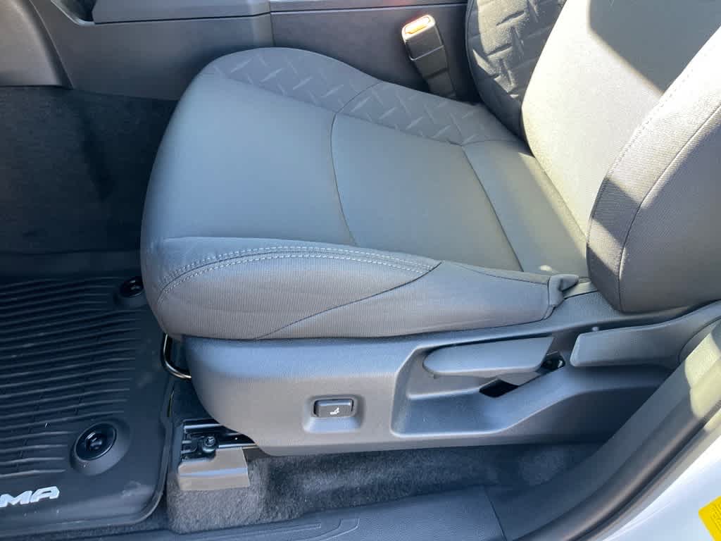 2025 Toyota Tacoma SR5 - Photo 21