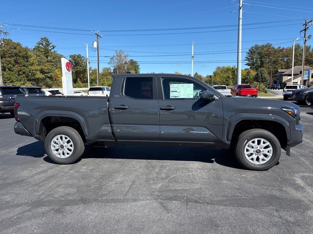 New 2025 Toyota Tacoma SR5 Truck
