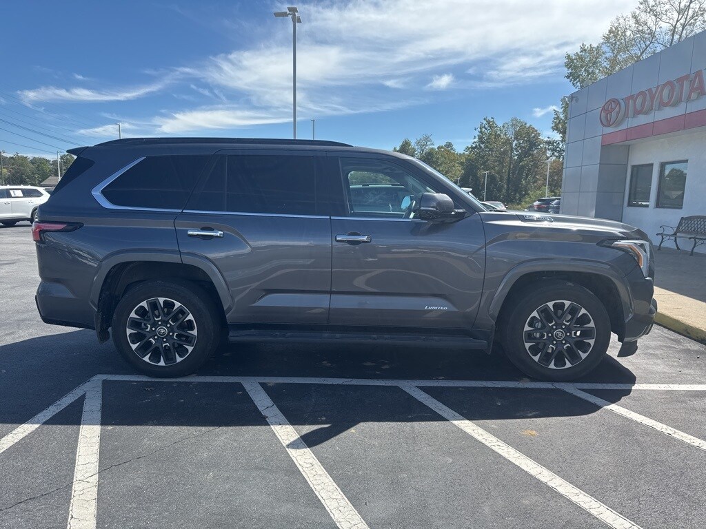 2023 Toyota Sequoia photo 2
