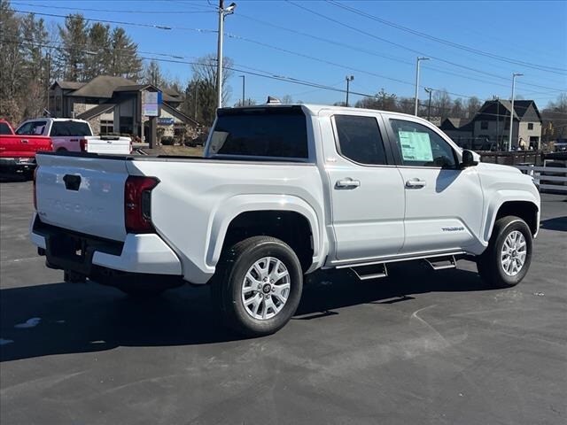 2025 Toyota Tacoma SR5 photo 3