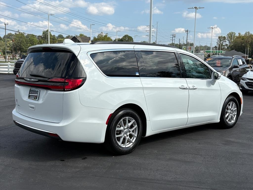 Used 2022 Chrysler Pacifica Touring L Van Passenger Van