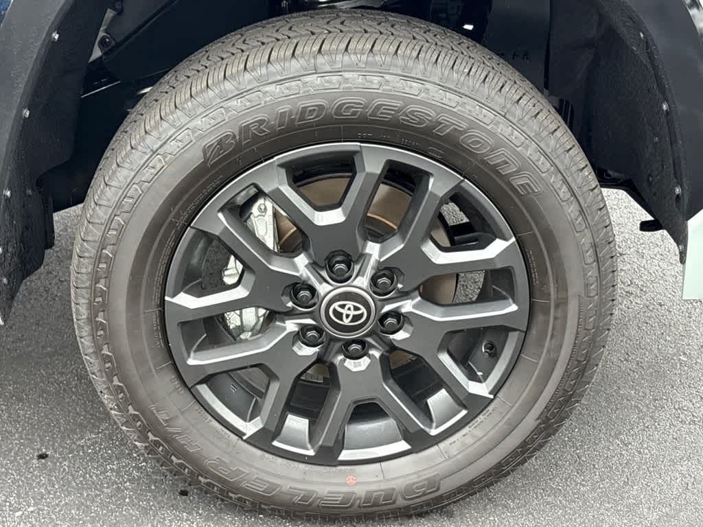 2025 Toyota Tundra Platinum - Photo 32