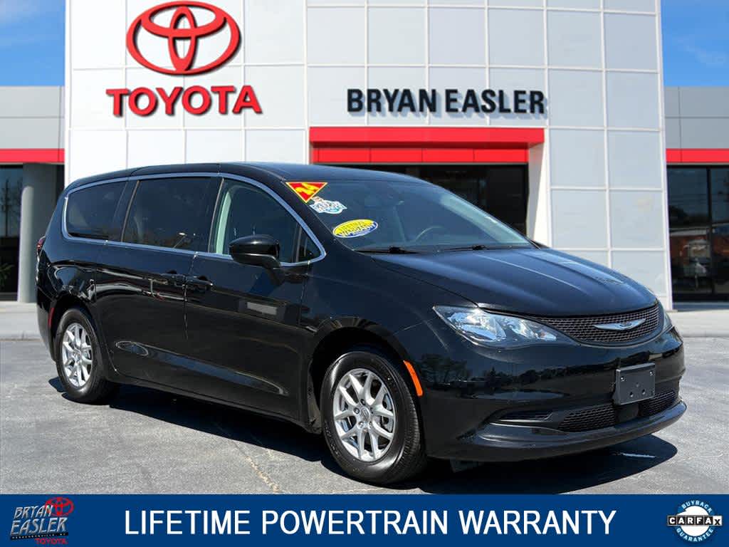 2024 Chrysler Voyager LX's photo