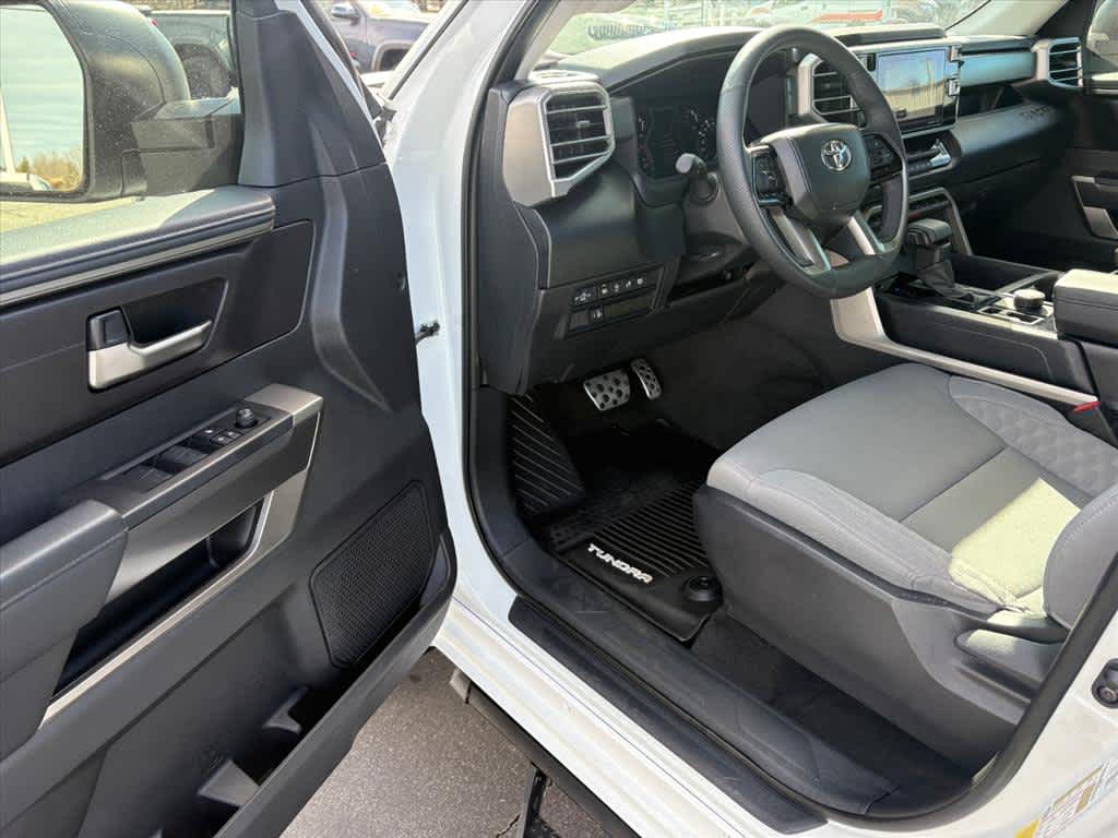 2024 Toyota Tundra SR5 - Photo 20