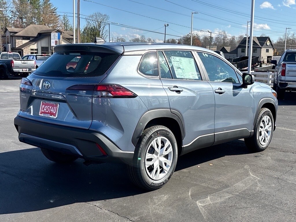 2026 Toyota Corolla Cross L photo 3