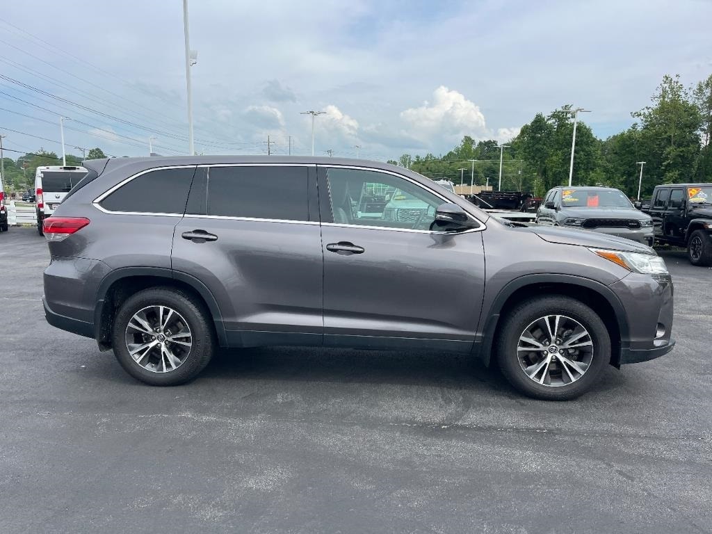 Used 2019 Toyota Highlander LE Plus with VIN 5TDBZRFH4KS999965 for sale in Hendersonville, NC