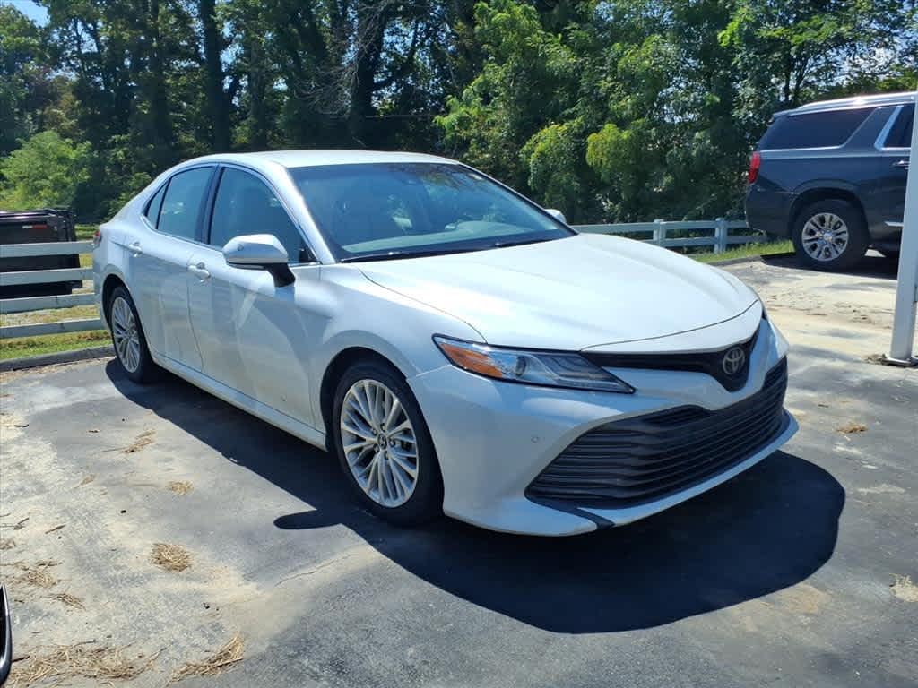 Used 2018 Toyota Camry XLE Auto (SE)
