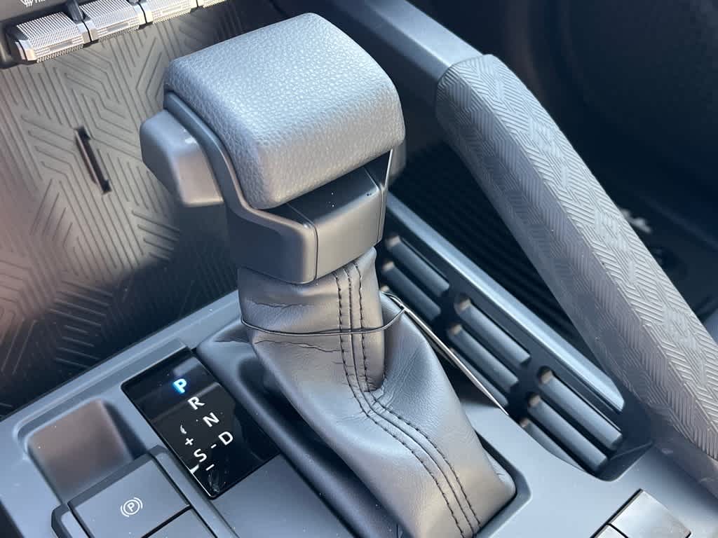 2025 Toyota Tacoma SR5 - Photo 16