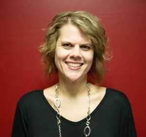 Staff member Amy Herman from ID_517cd2302bc3