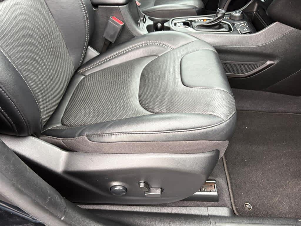 2023 Jeep Cherokee Altitude Lux - Photo 7