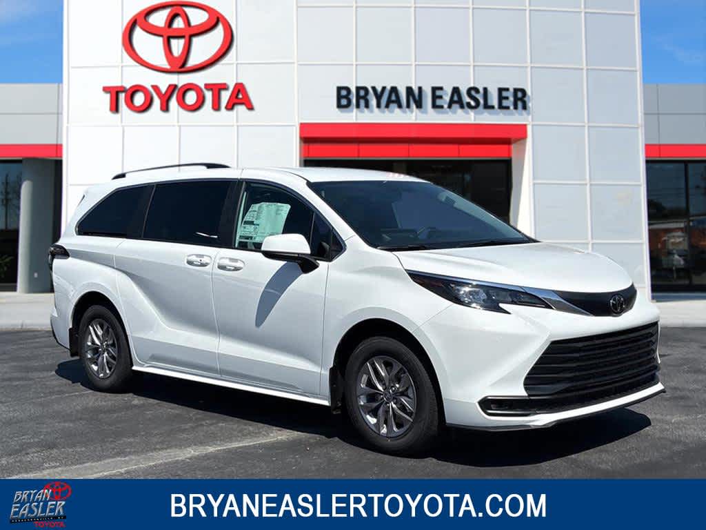 2026 Toyota Sienna LE