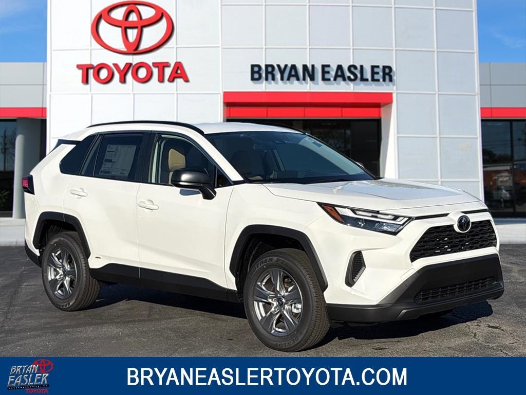 2025 Toyota RAV4 LE's photo