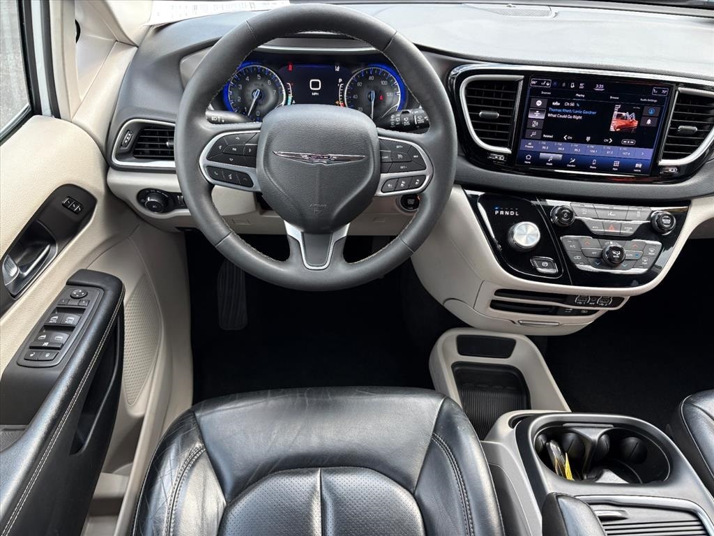 Used 2022 Chrysler Pacifica Touring L Van Passenger Van