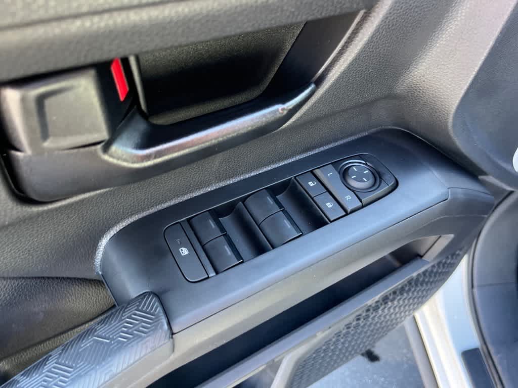 2025 Toyota Tacoma SR5 - Photo 20