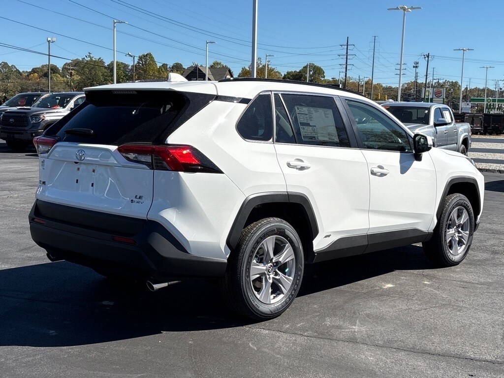 2025 Toyota RAV4 Hybrid LE photo 3