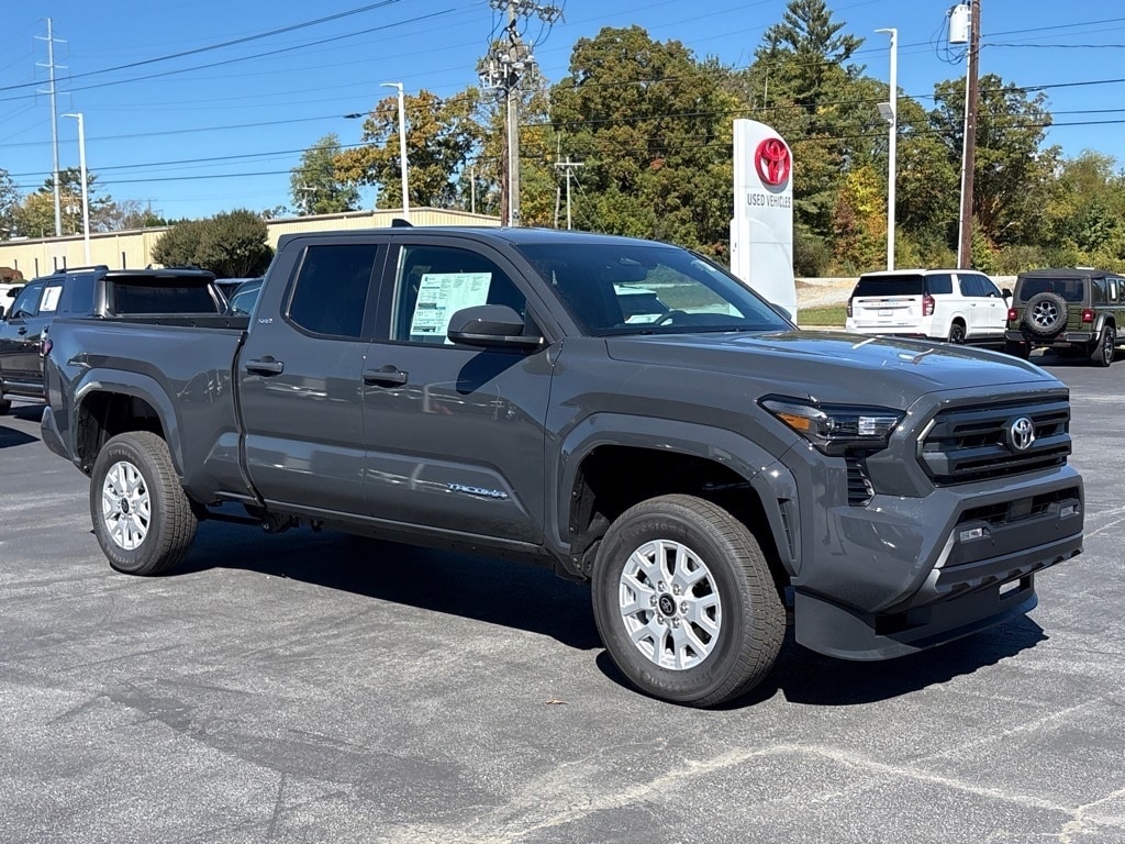 New 2025 Toyota Tacoma SR5 Truck
