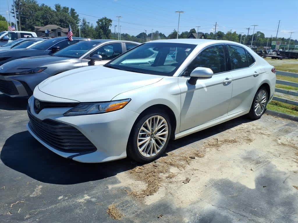 Used 2018 Toyota Camry XLE Auto (SE)