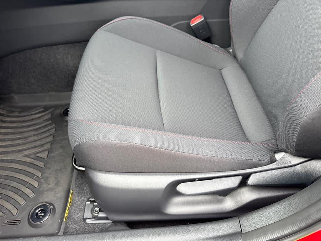 2026 Toyota Prius Plug-in Hybrid SE - Photo 23