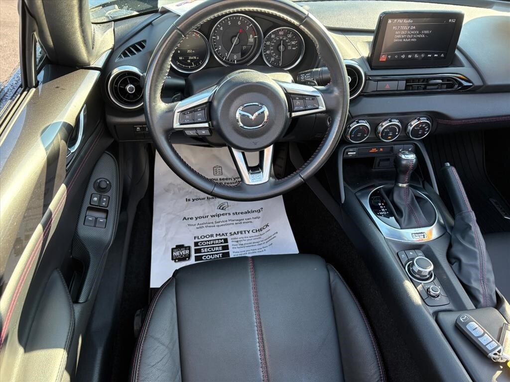 2019 Mazda MX-5 Miata Miata RF Grand Touring photo 4