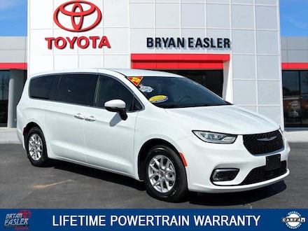 2023 Chrysler Pacifica Touring FWD