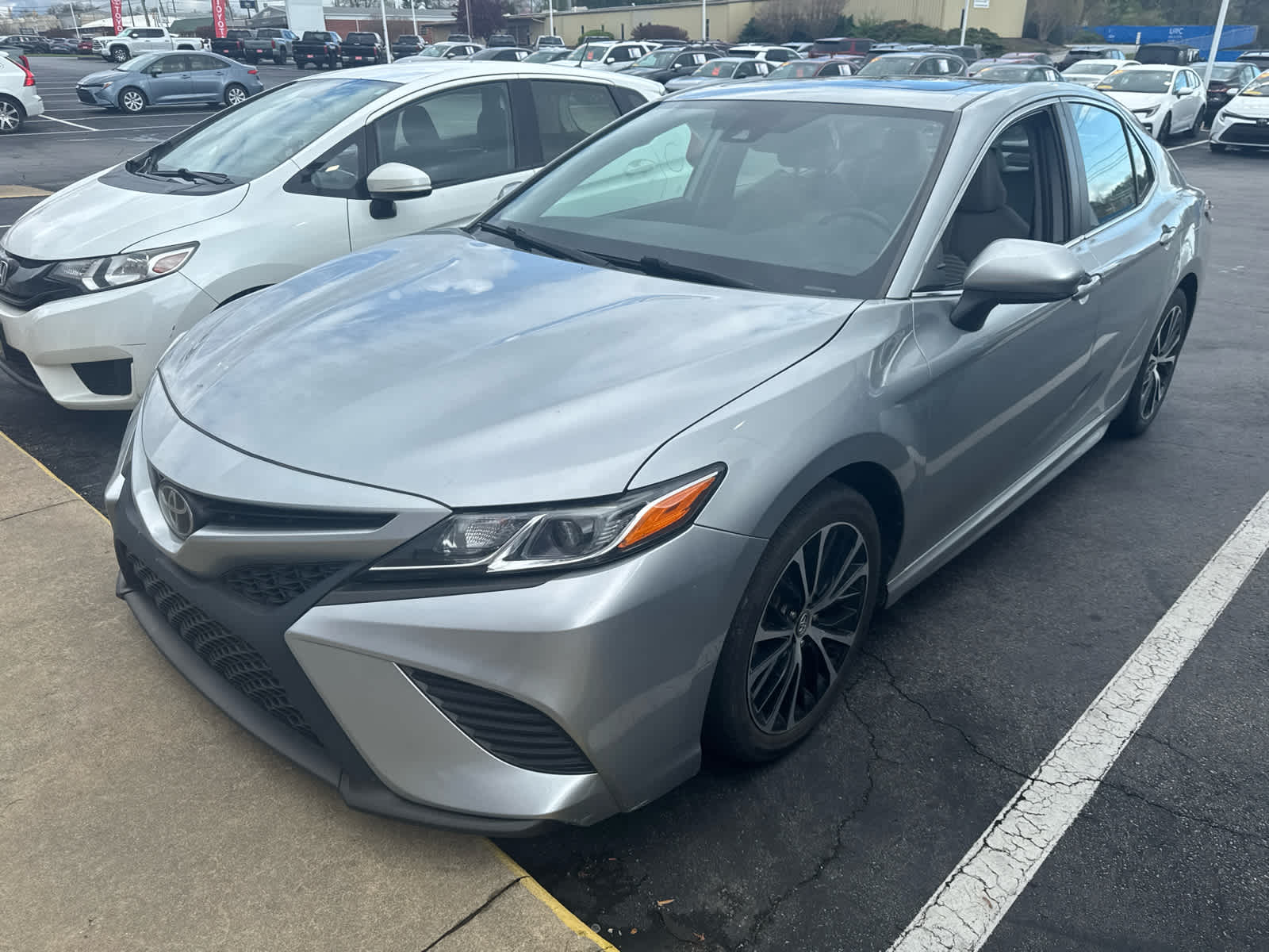 2020 Toyota Camry SE