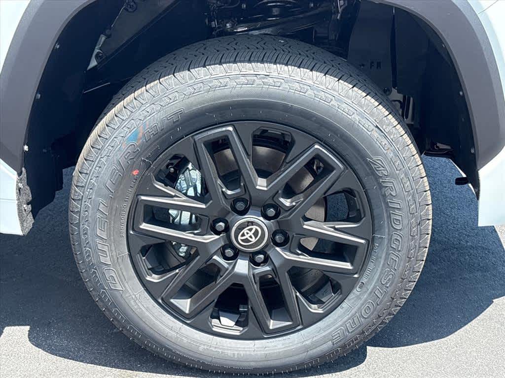 2026 Toyota Tundra Limited - Photo 32