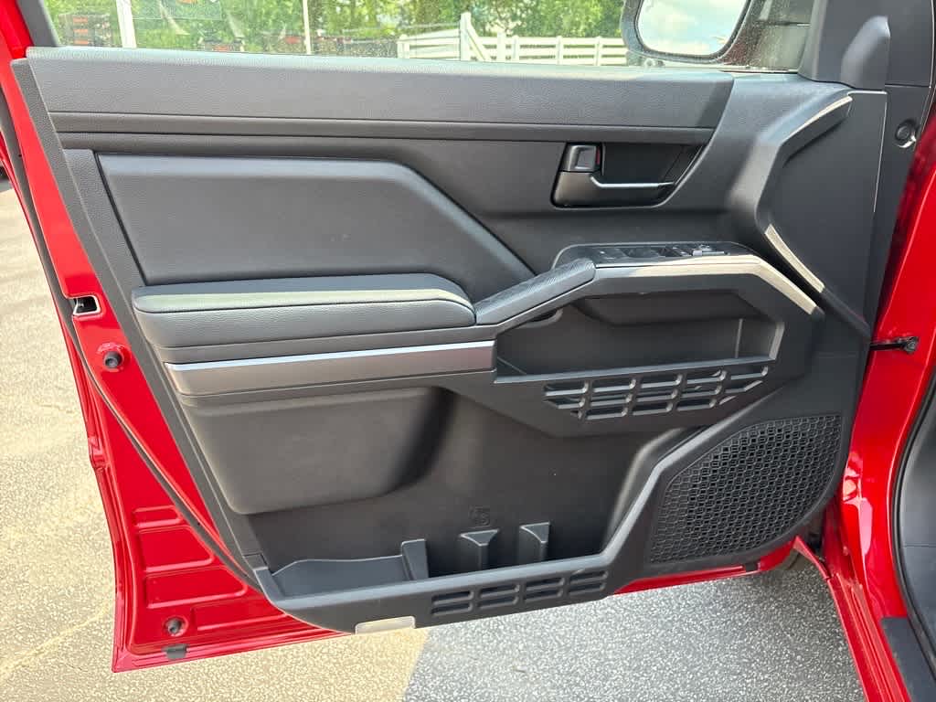 2025 Toyota Tacoma SR5 - Photo 20