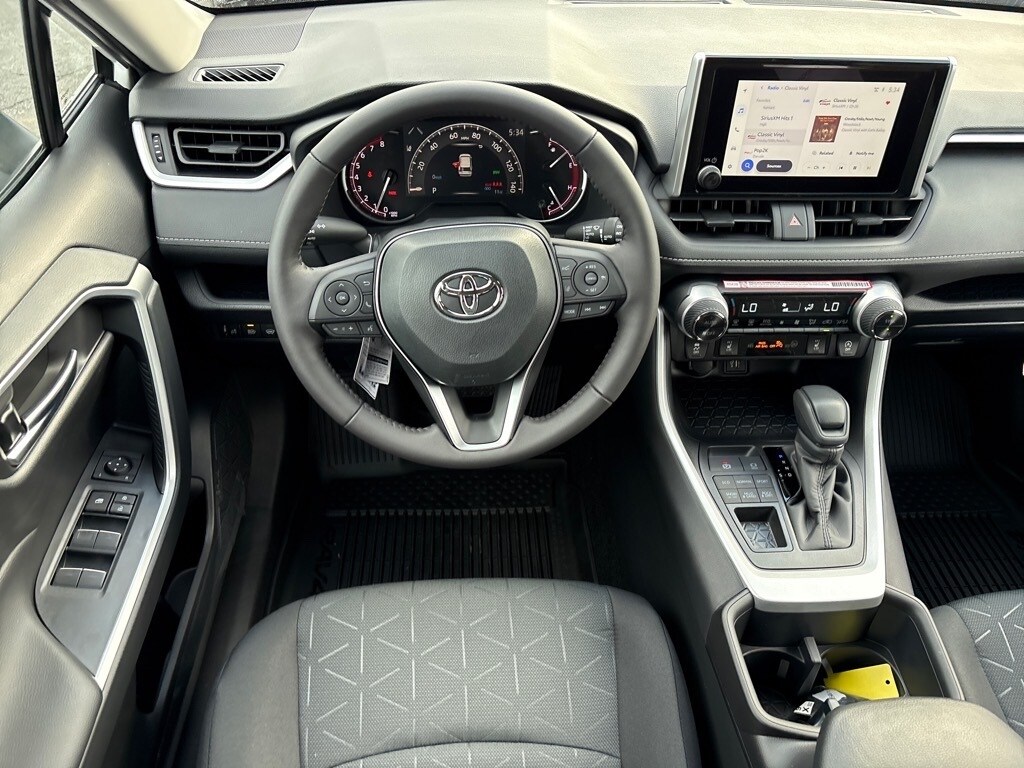 2025 Toyota RAV4 XLE photo 3