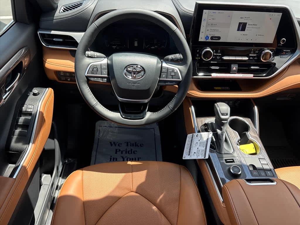 New 2026 Toyota Highlander Platinum SUV